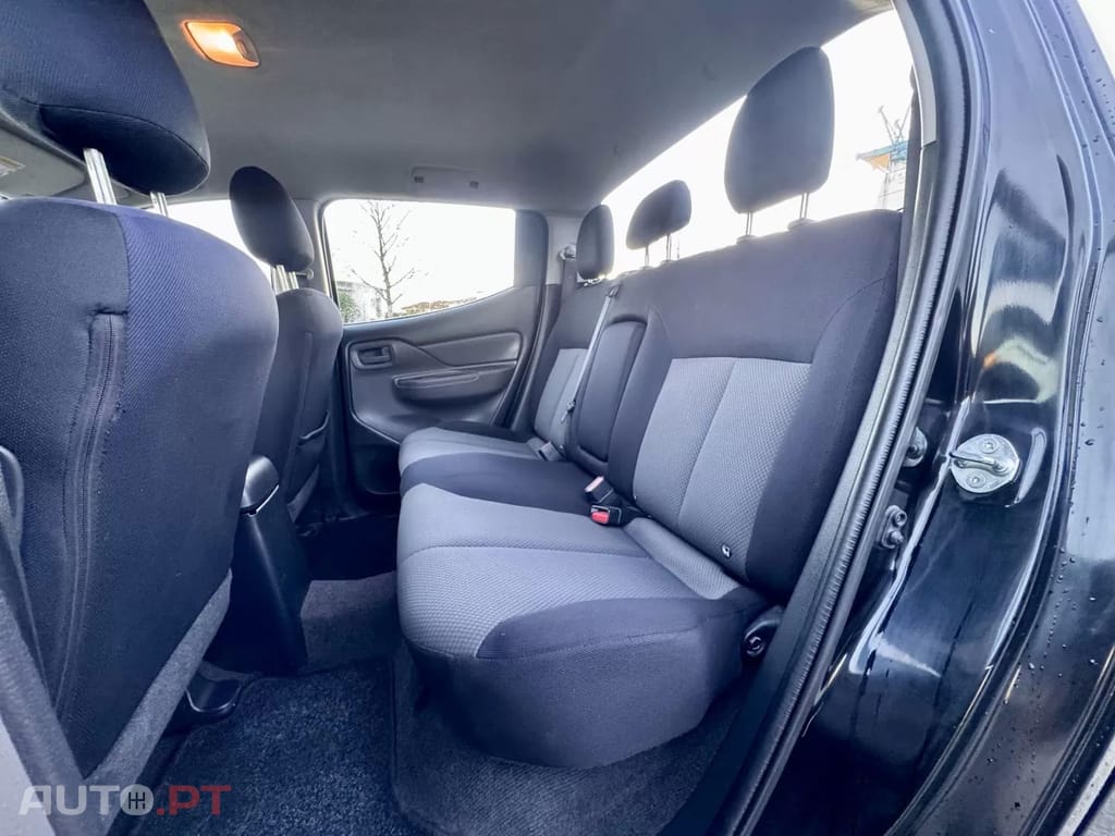 Mitsubishi L200  2.4 DI-D CD Invite 2WD