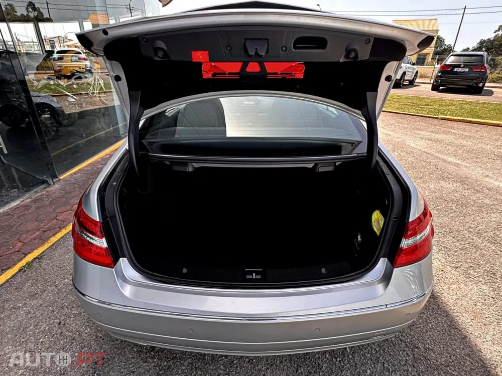 Mercedes-Benz E 220 CDi Avantgarde BlueEfficiency