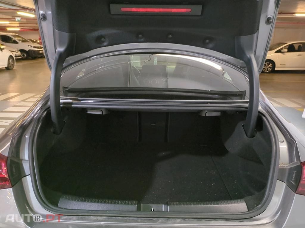 Mercedes-Benz CLA 200 Standard