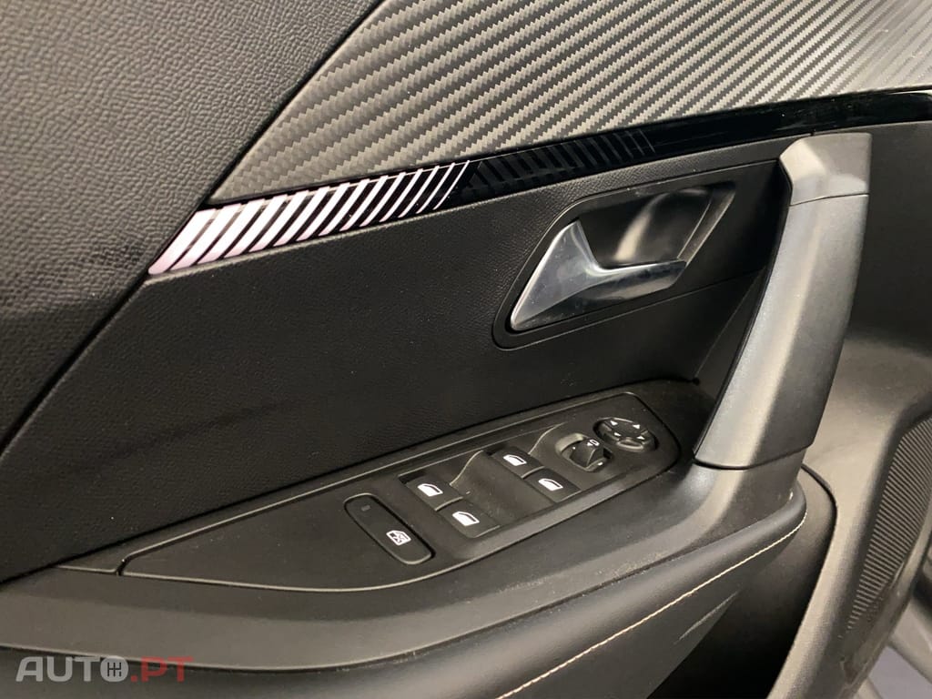Peugeot E-2008 54 kWh Allure
