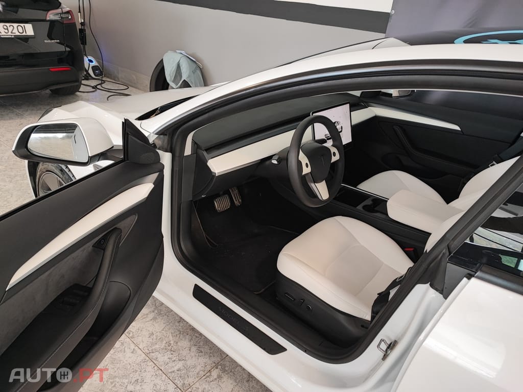 Tesla Model 3 Standard Range Plus RWD