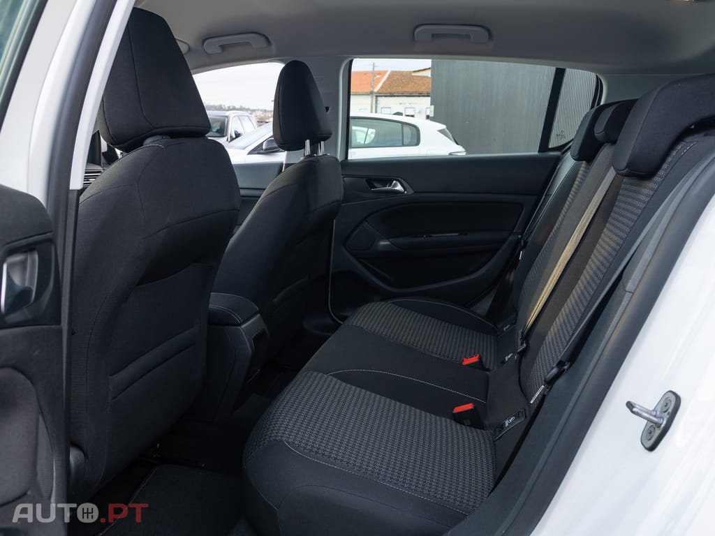 Peugeot 308 1.5 BlueHDi Business Line