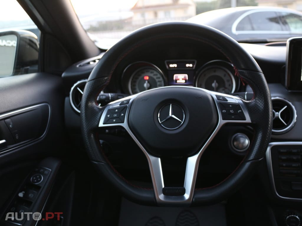 Mercedes-Benz GLA 220 CDi AMG Line