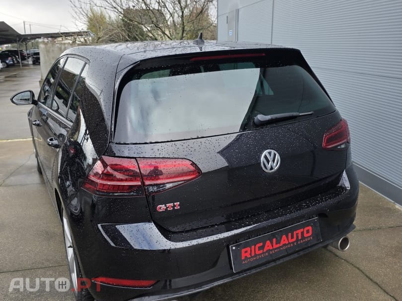 Volkswagen Golf GTI (BlueMotion ) DSG Performance