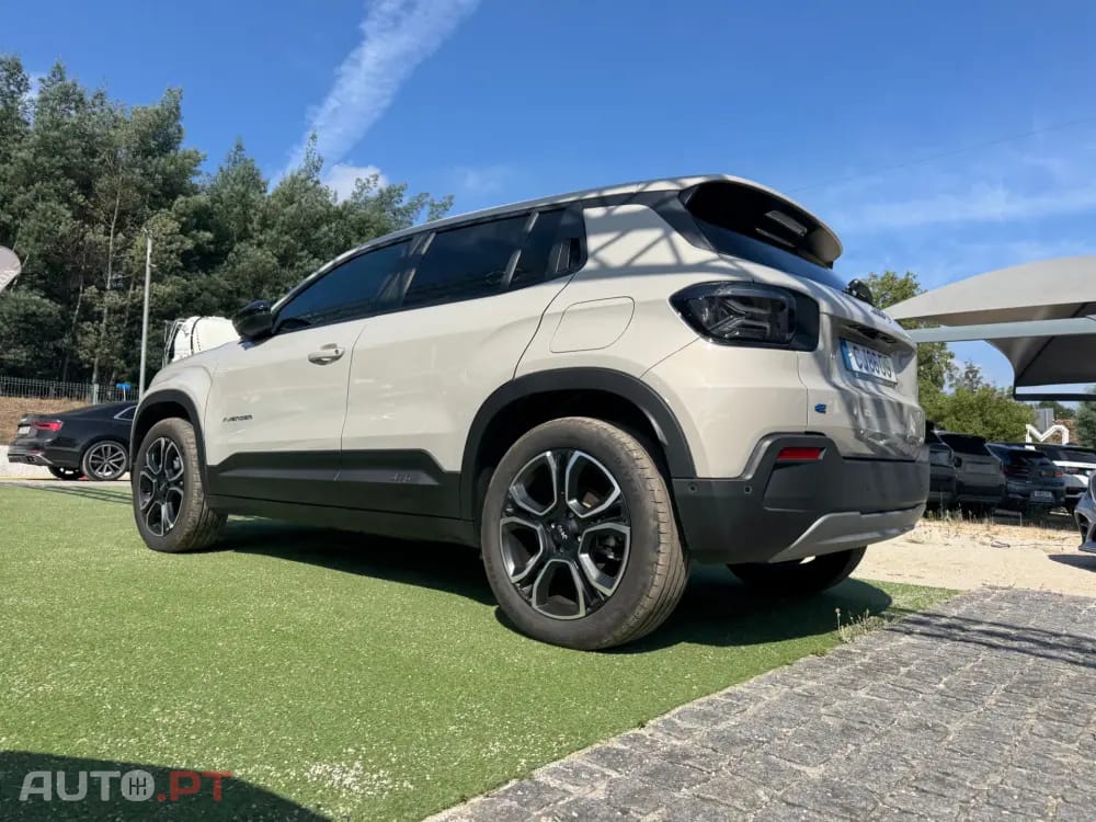 Jeep Avenger 54 kWh Summit — fotografia 7