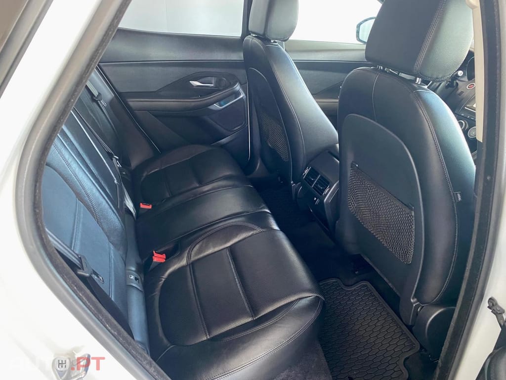 Jaguar E-Pace 2.0 i4D R-Dynamic S