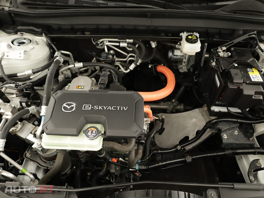 Mazda MX-3 MX-30 E-SKYACTIV EXCLUSVE-LINE