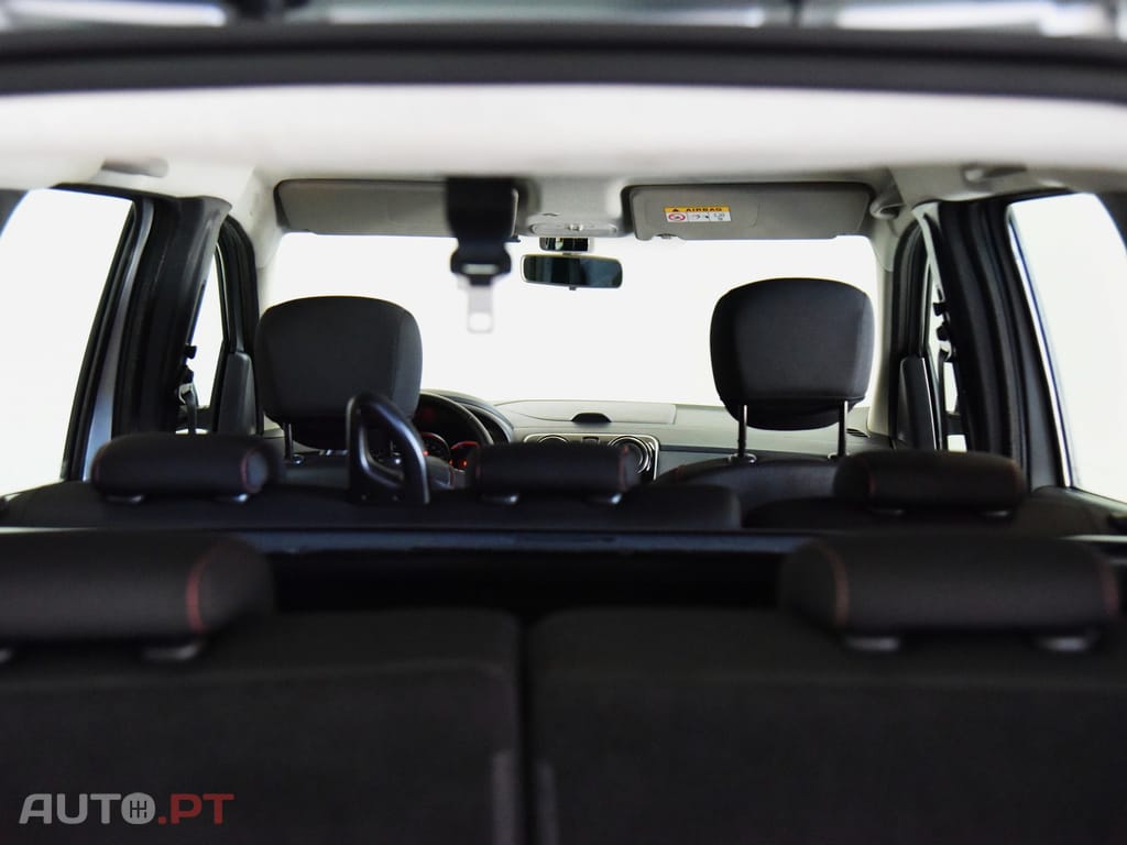 Dacia Lodgy 1.5 Blue dCi Stepway 7L