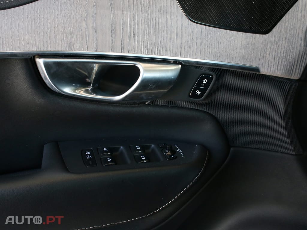 Volvo XC90 2.0 T8 PHEV Core AWD