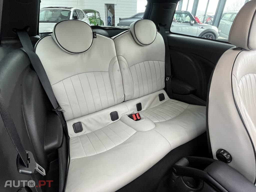 MINI Cooper John Cooper Works