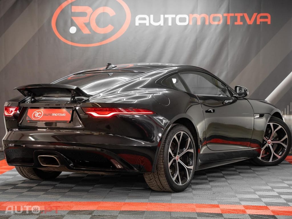 Jaguar F-Type 2.0 i4 R-Dynamic Black
