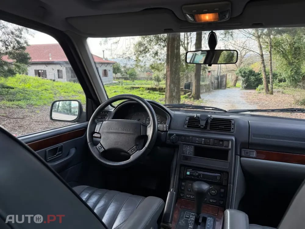 Land Rover Range Rover Outro