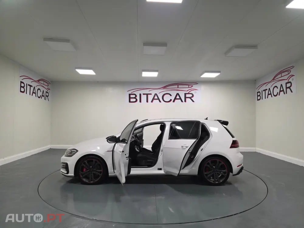Volkswagen Golf 2.0 TSI GTI DSG Performance