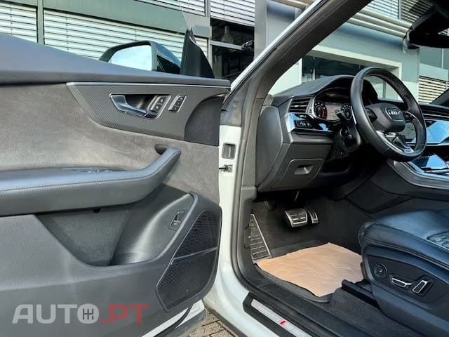 Audi RSQ8 4.0 TFSi Matrix