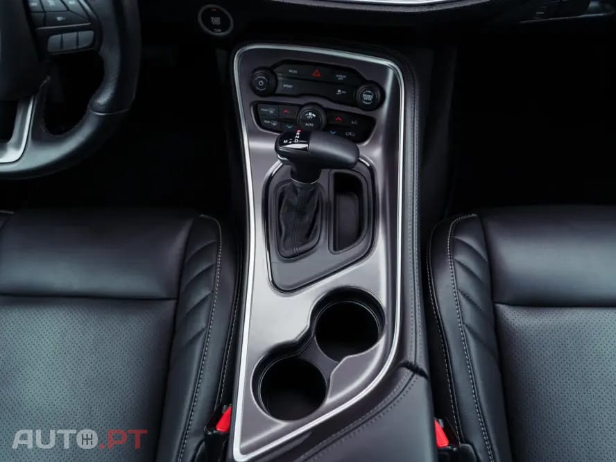 Dodge Challenger Auto SXT Plus