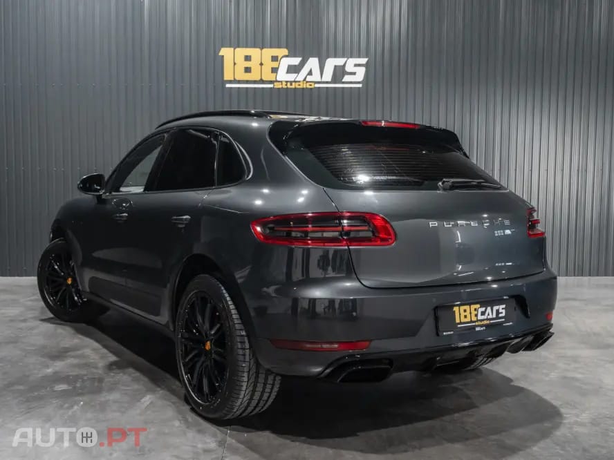 Porsche Macan PDK