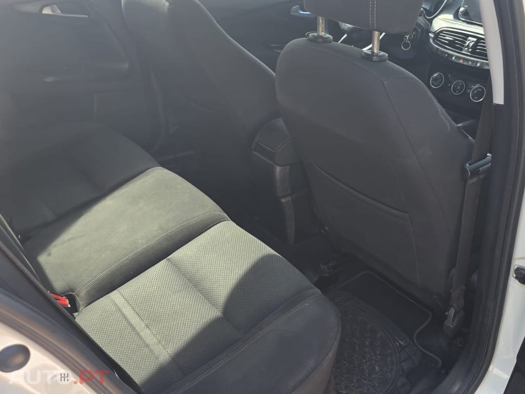 Fiat Tipo 1.3 M-Jet Lounge Tech J17