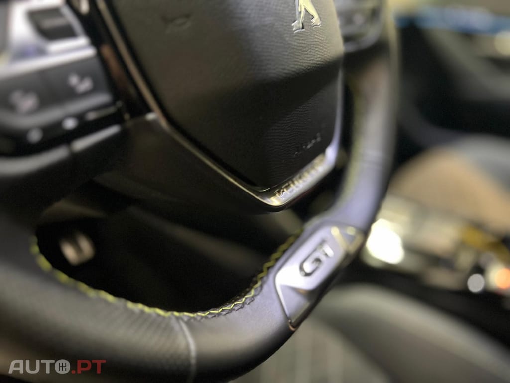 Peugeot E-208 50 kWh GT