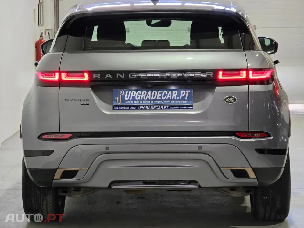Land Rover Evoque P300e R-Dynamic