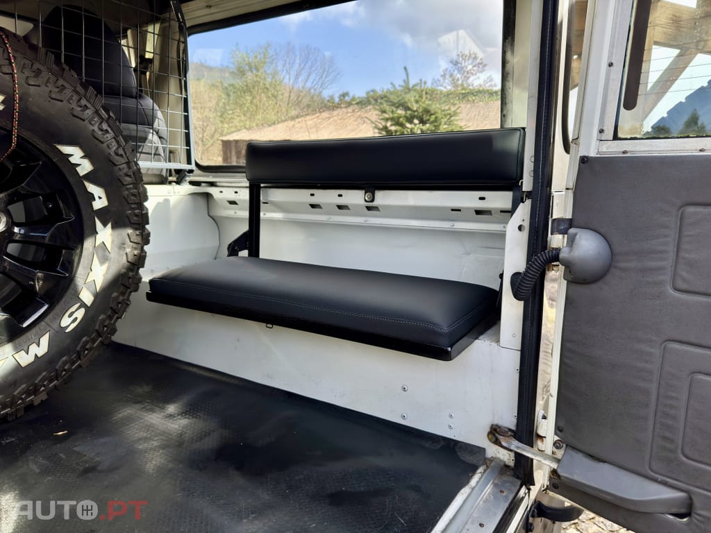 Land Rover Defender 90 2.5 TD5 Metal Top