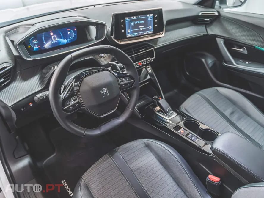 Peugeot 2008 1.5 BlueHDi Allure Pack EAT8