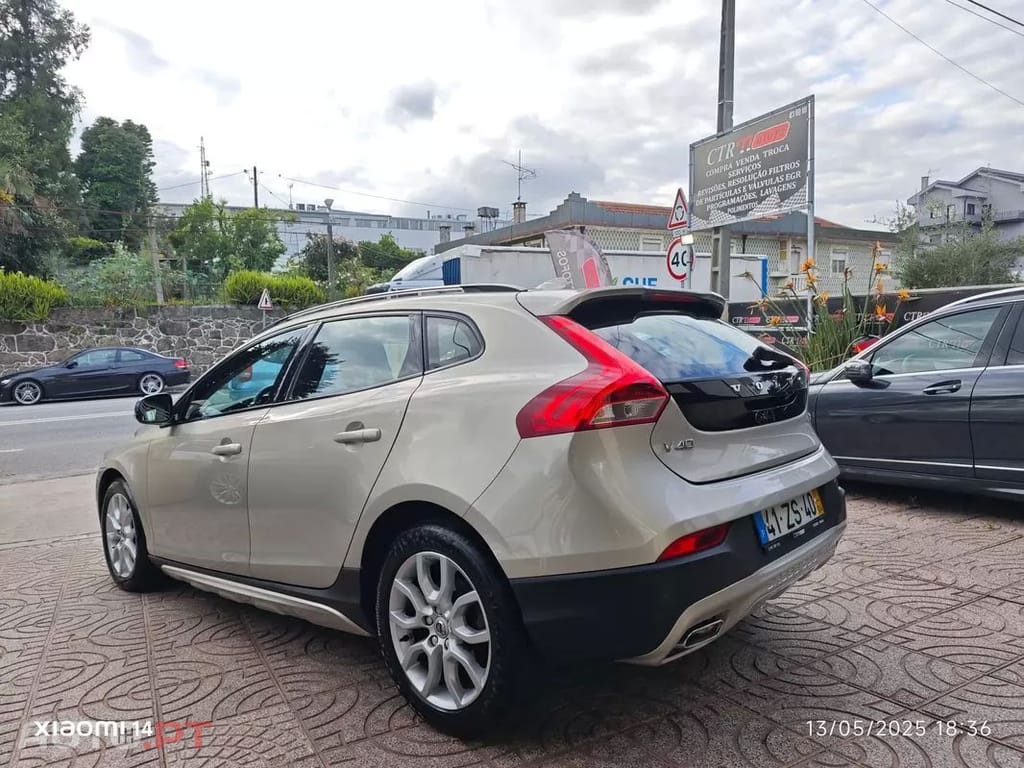 Volvo V40 Cross Country 1.5 T3 Summum Geartronic