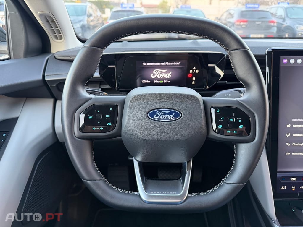 Ford Explorer 77 kWh Select