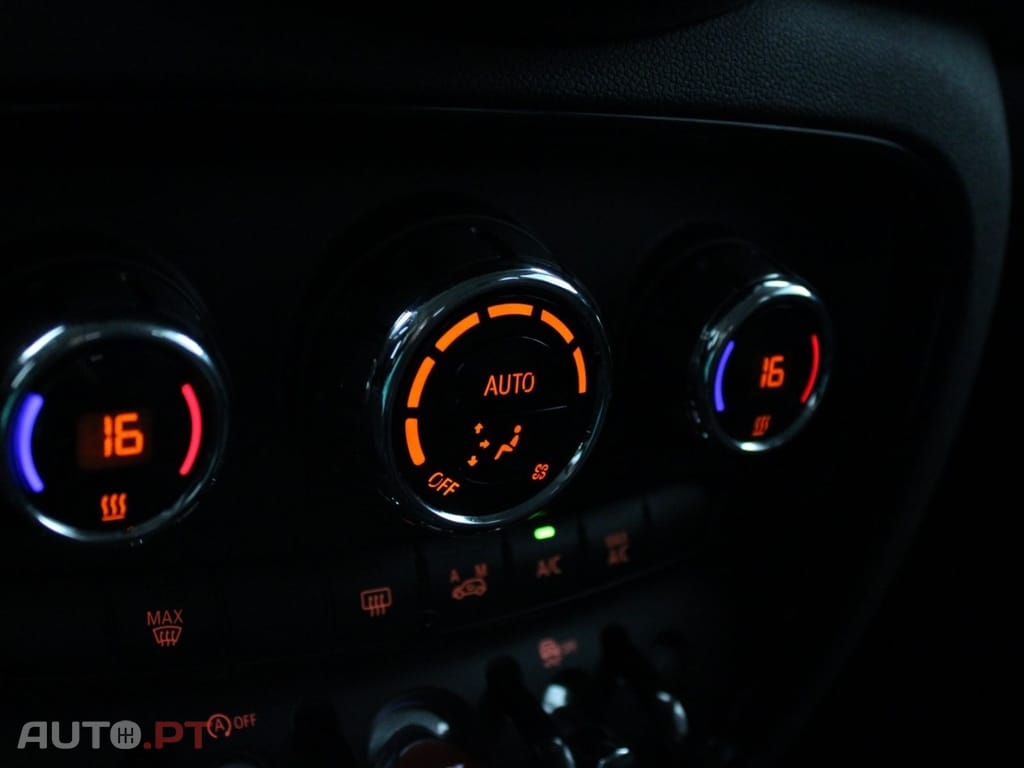 MINI Clubman ONE D 1.5 D AUTO I.V.A DEDUTÍVEL