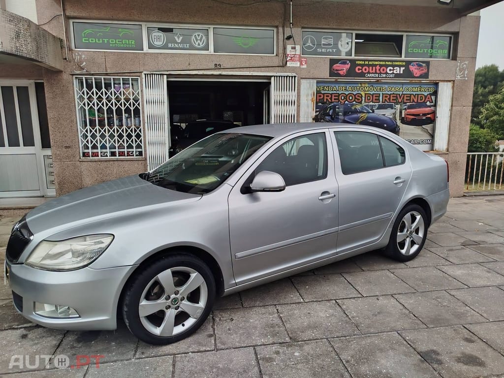 Skoda Octavia 1.6 TDI Ambiente — fotografia 5