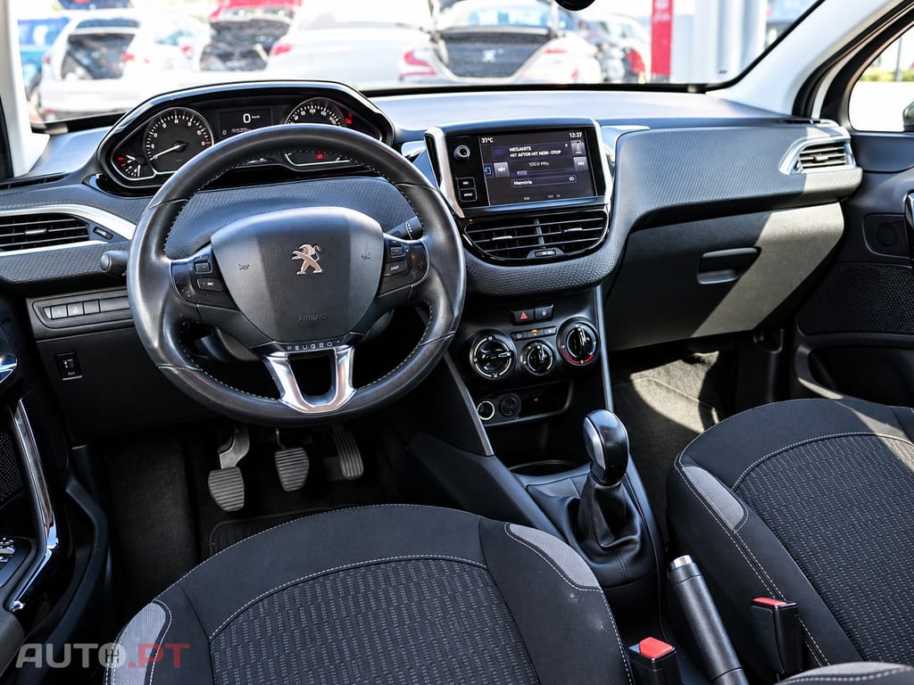 Peugeot 208 STYLE BLUE HDI