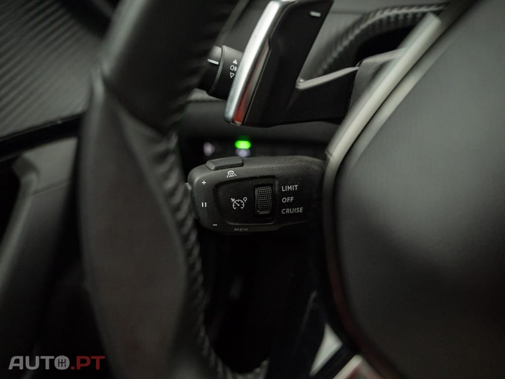 Peugeot 2008 1.2 Hybrid Allure e-DCS6