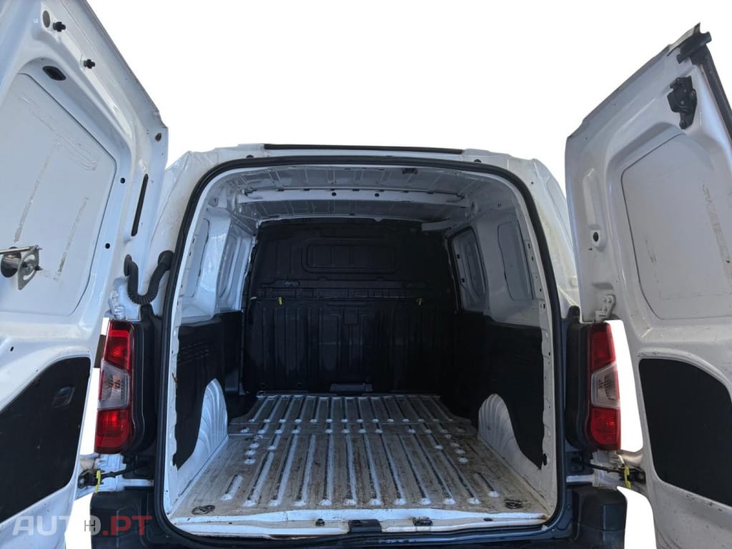 Peugeot Partner 1.5 BlueHDi Asphalt Longa EAT8