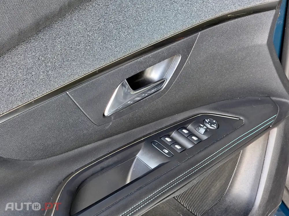 Peugeot 3008 1.6 Hybrid Allure e-EAT8