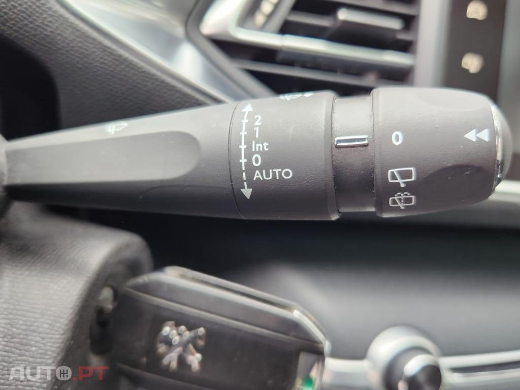 Peugeot 308 1.6 e-HDi Allure J17