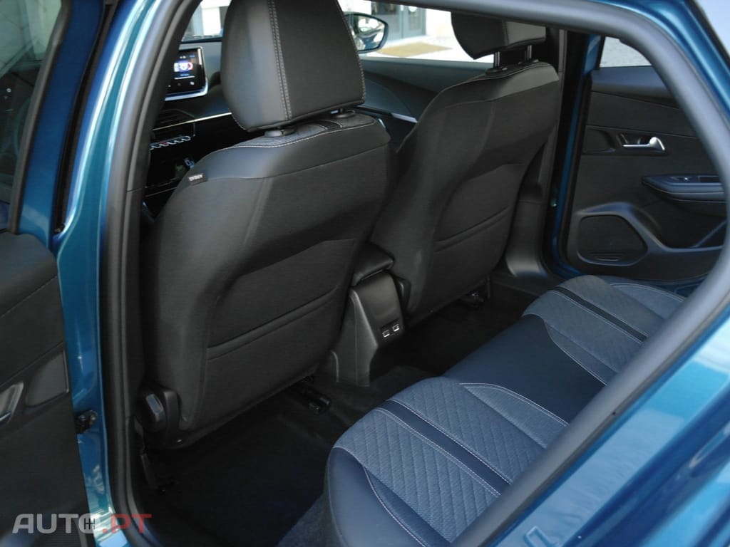 Peugeot E-2008 54 kWh Allure