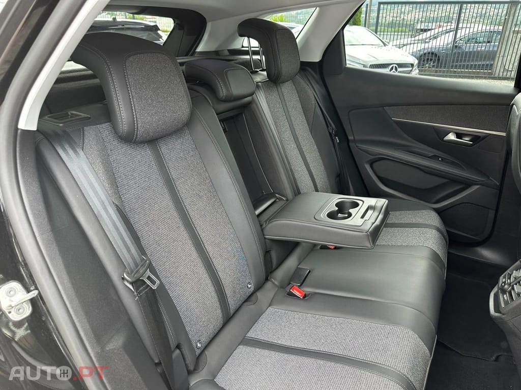 Peugeot 3008 1.5 BlueHDi Allure