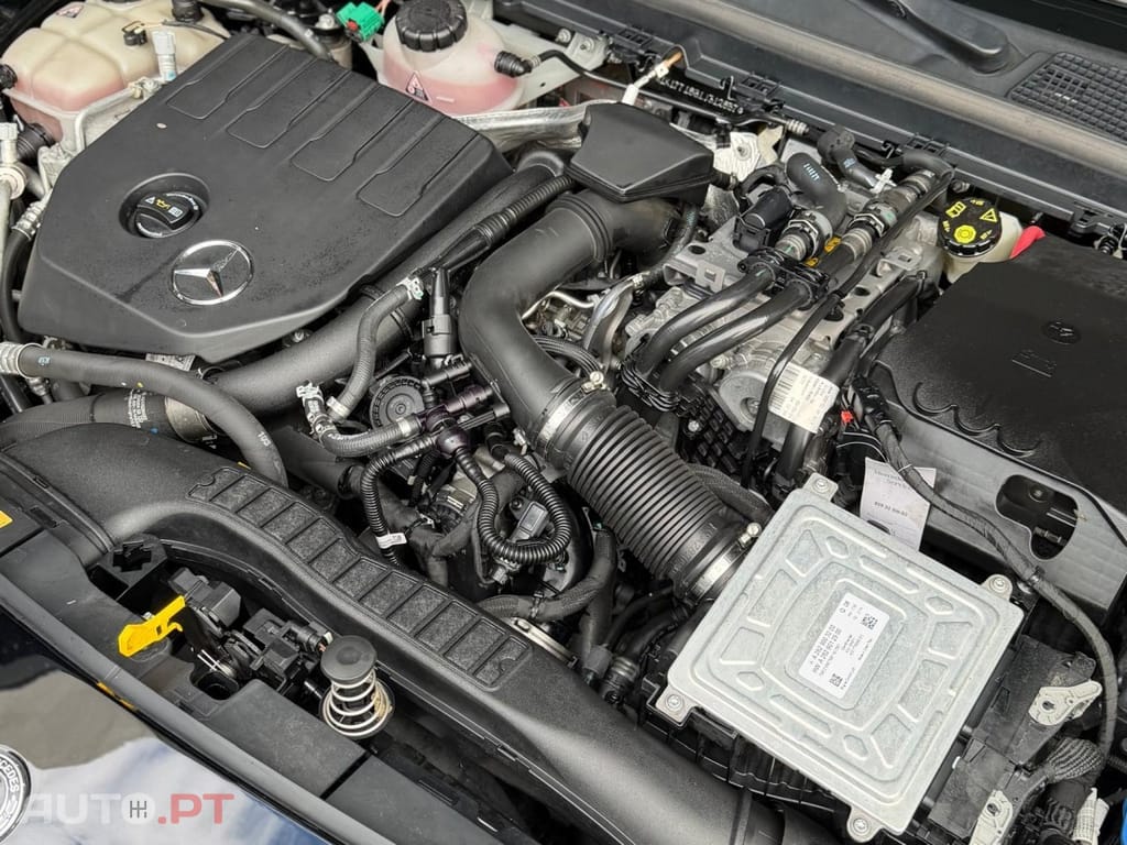 Mercedes-Benz A 250 e 8G-DCT AMG Line