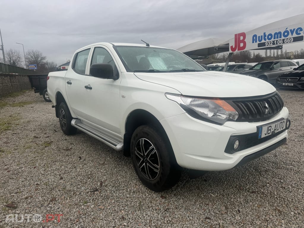 Mitsubishi L200 2.4 DI-D CD Invite 4WD