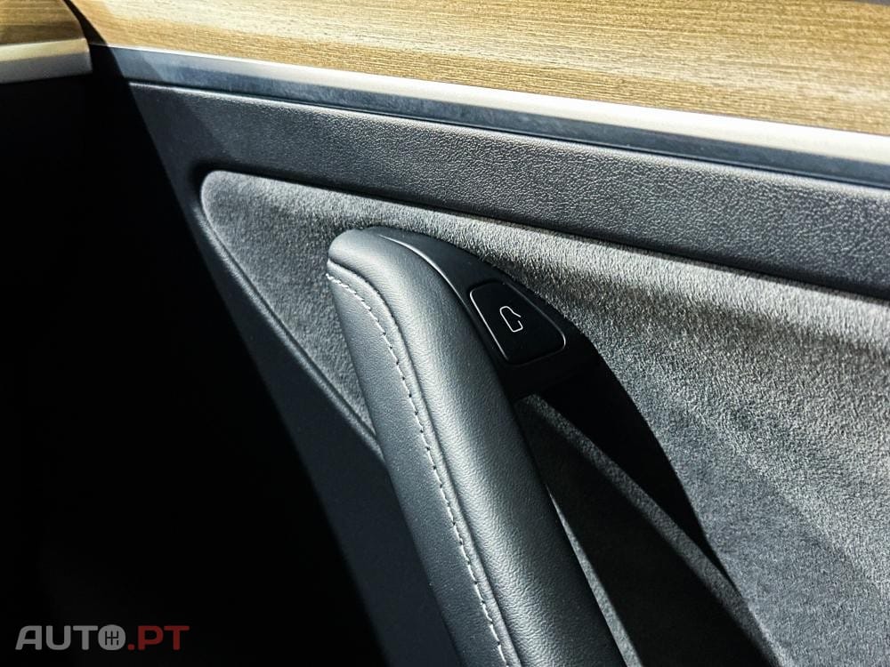 Tesla Model Y Long Range Dual Motor AWD