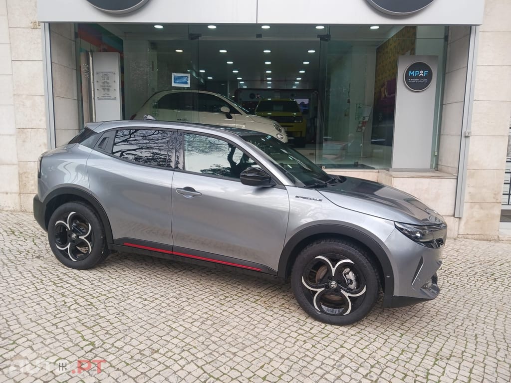 Alfa Romeo Junior 1.2 Speciale eDCT6