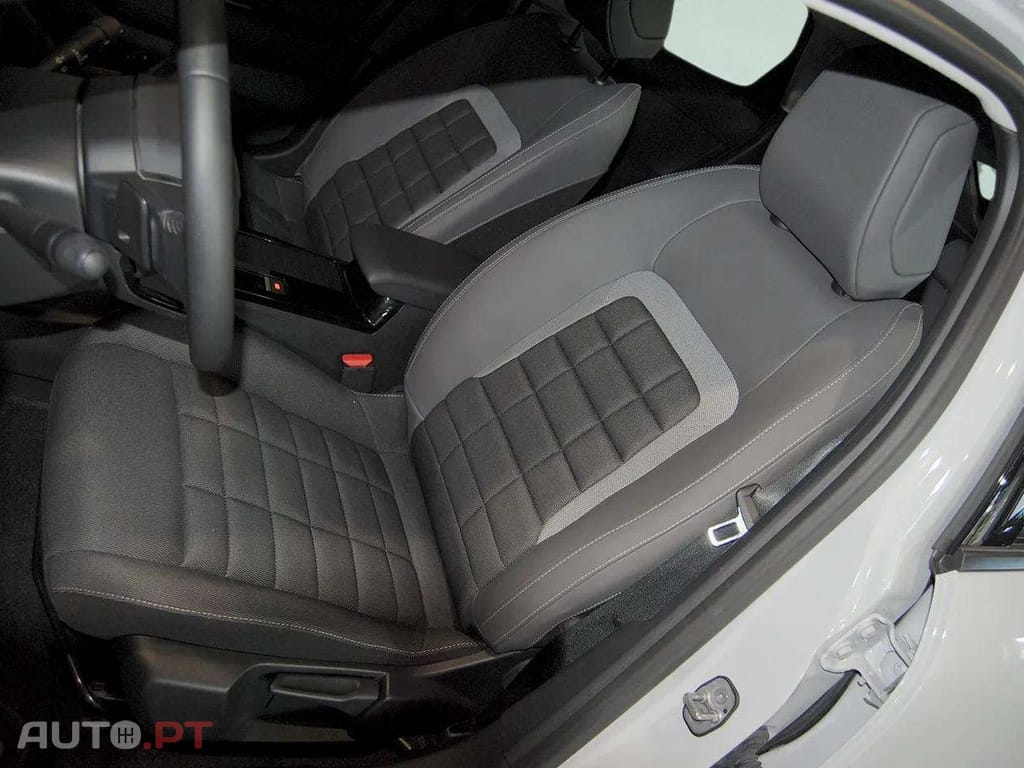 Citroen C4 1.2 Hybrid Plus e-DSC6