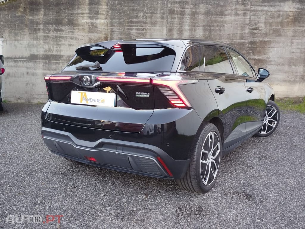 MG MG4 64 kWh Luxury