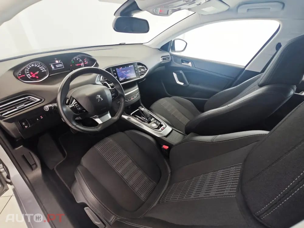 Peugeot 308 PureTech 130 EAT8 Allure Pack