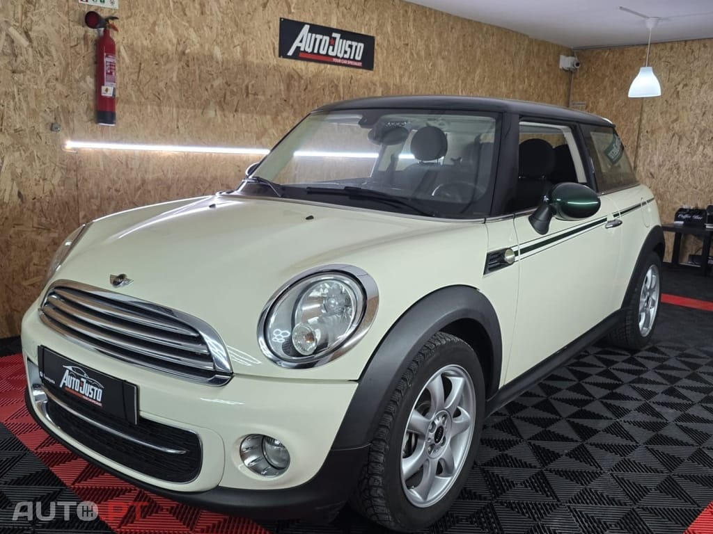 MINI Cooper Cooper D