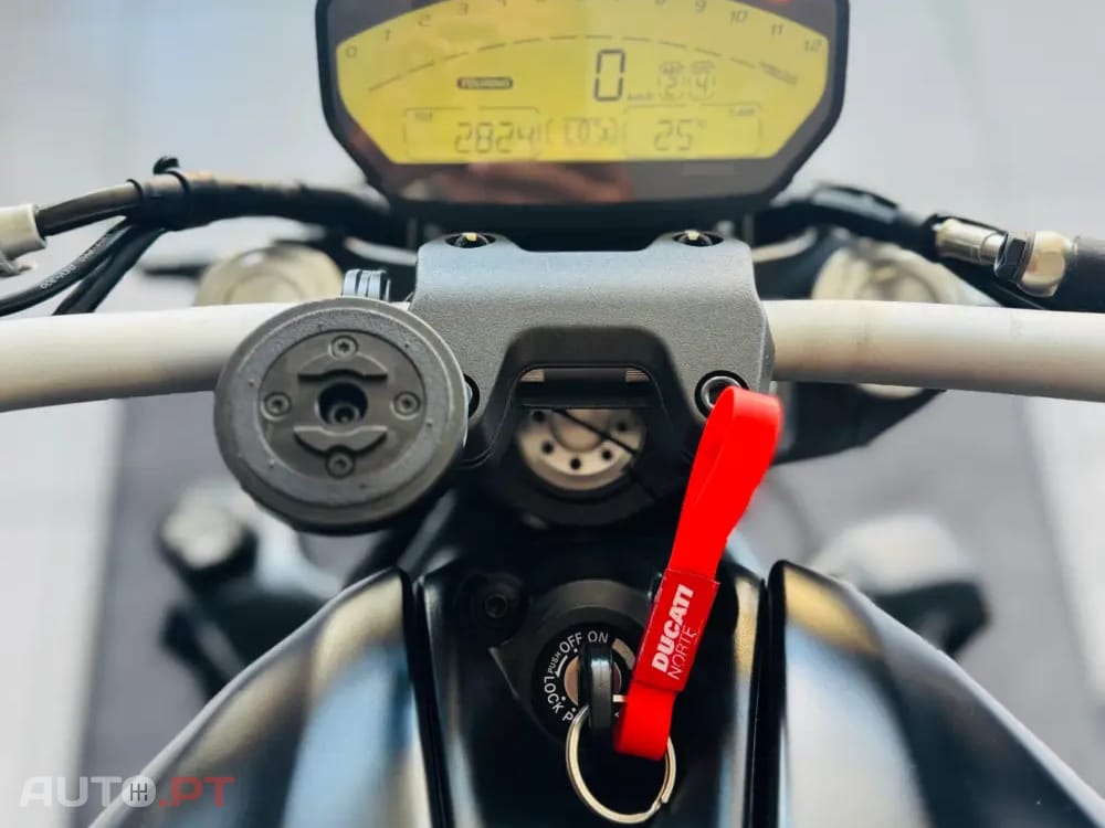 Ducati Monster 821