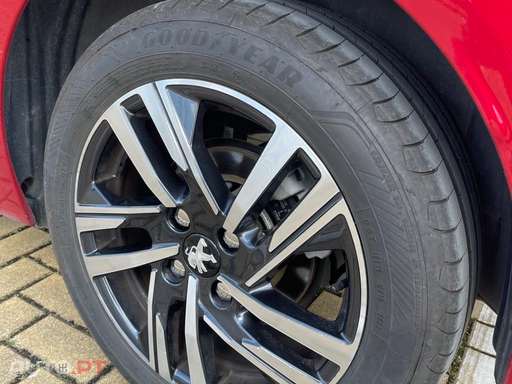 Peugeot 208 Allure Pack 1.2 Puretech