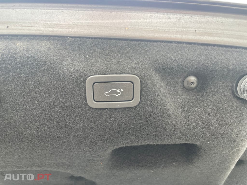 Jaguar XE Portfólio