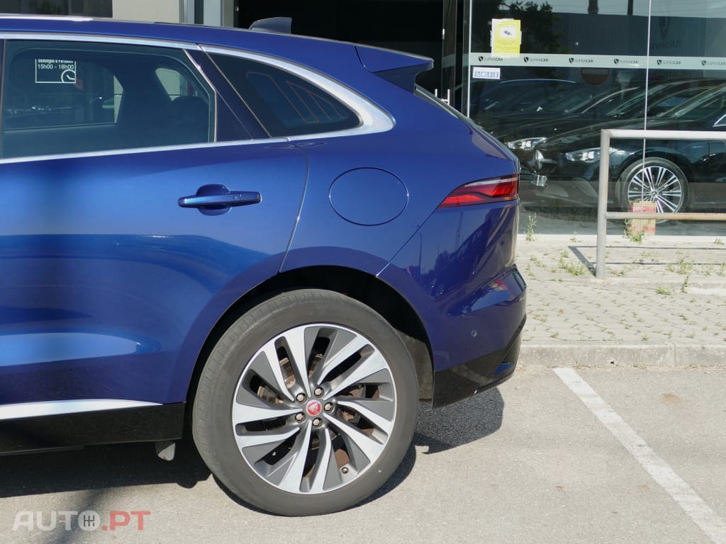 Jaguar F-Pace 2.0 P400e AWD