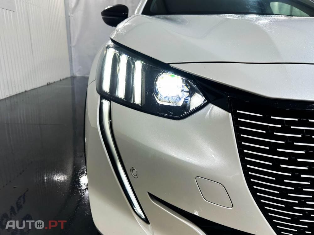 Peugeot E-208 50 kWh GT Pack