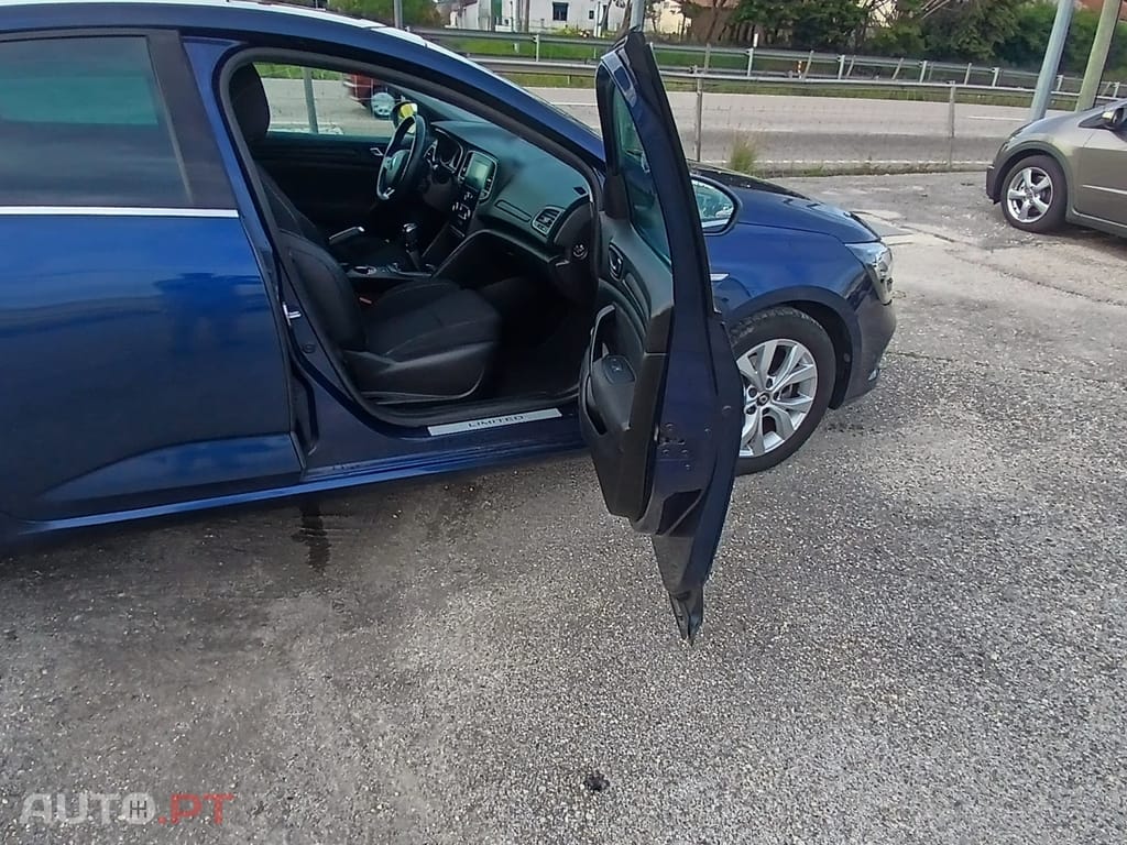 Renault Mégane MEGANE IV Hatchback 1.5 Blue DCI